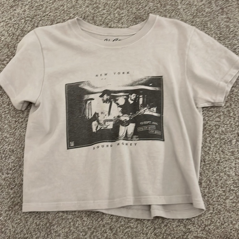brandy melville tee shirt